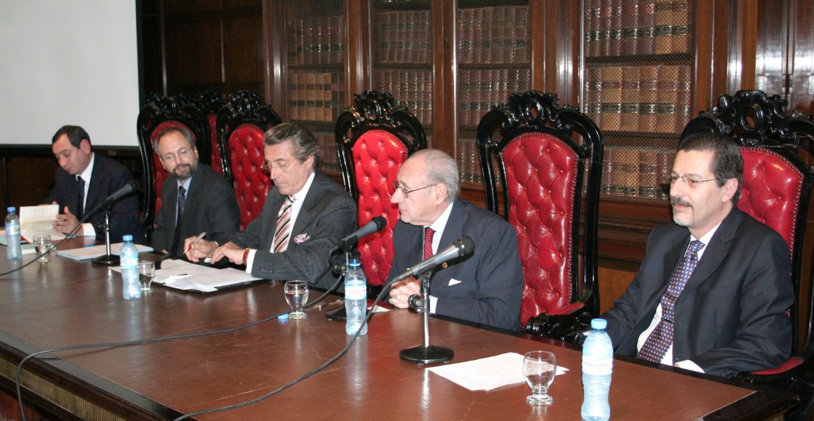 Gustavo Gonzlez Acosta, Gustavo Naveira de Casanova, Daniel R. Vtolo, Marcelo Lascano y Hctor O. Chomer