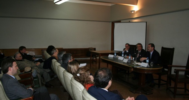 Mesa de debate internacional sobre Arbitraje