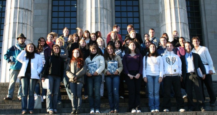 Los estudiantes extranjeros de intercambio junto al equipo de Cooperacin Internacional