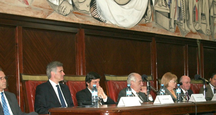 El Profesor Dr. Robert Alexy fue investido como Doctor Honoris Causa por la Universidad de Buenos Aires