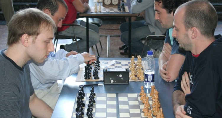 Torneo de ajedrez en la Facultad de Derecho en el marco de la conmemoracin del Bicentenario de la Revolucin de Mayo