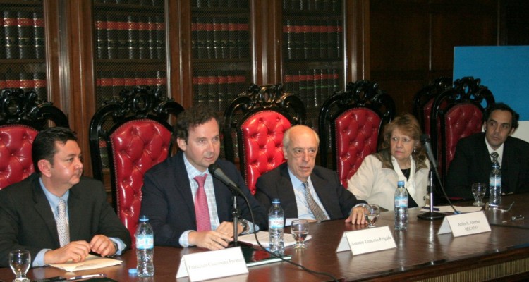 Francisco Ciscomani Freaner, Antonio Troncoso Reigada, Atilio A. Alterini, Alicia Pierini y Ral G. Ferreyra