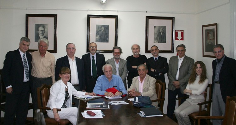 Los miembros del Seminario Transdisciplinario Permanente Argentina: Poder, Estado, Pobreza y Distribucin analizaron los temas tratados y organizaron la agenda para el ao 2009