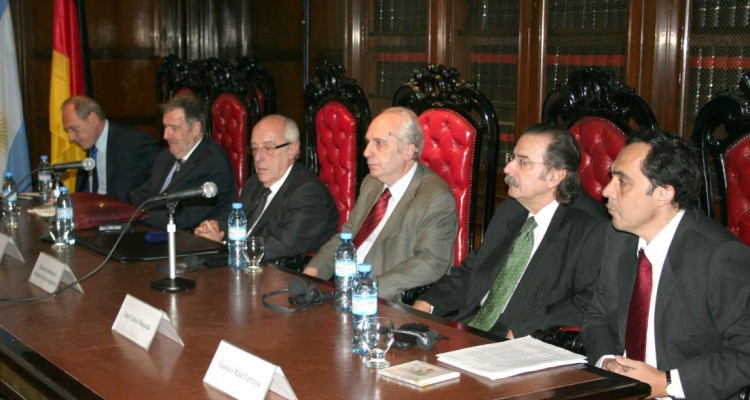 La Universidad de Buenos Aires distingui al Profesor Doctor Peter Hberle como Doctor Honoris Causa