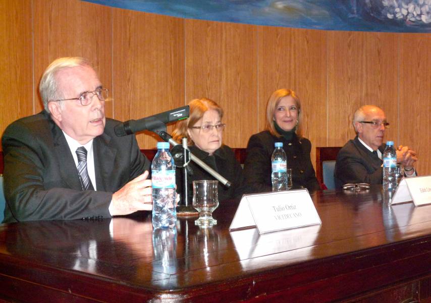 Tulio Ortiz, Edith Litwin, Mara Beatriz Guglielmotti y Atilio A. Alterini