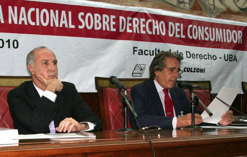 Ricardo L. Lorenzetti y Daniel R. Vtolo