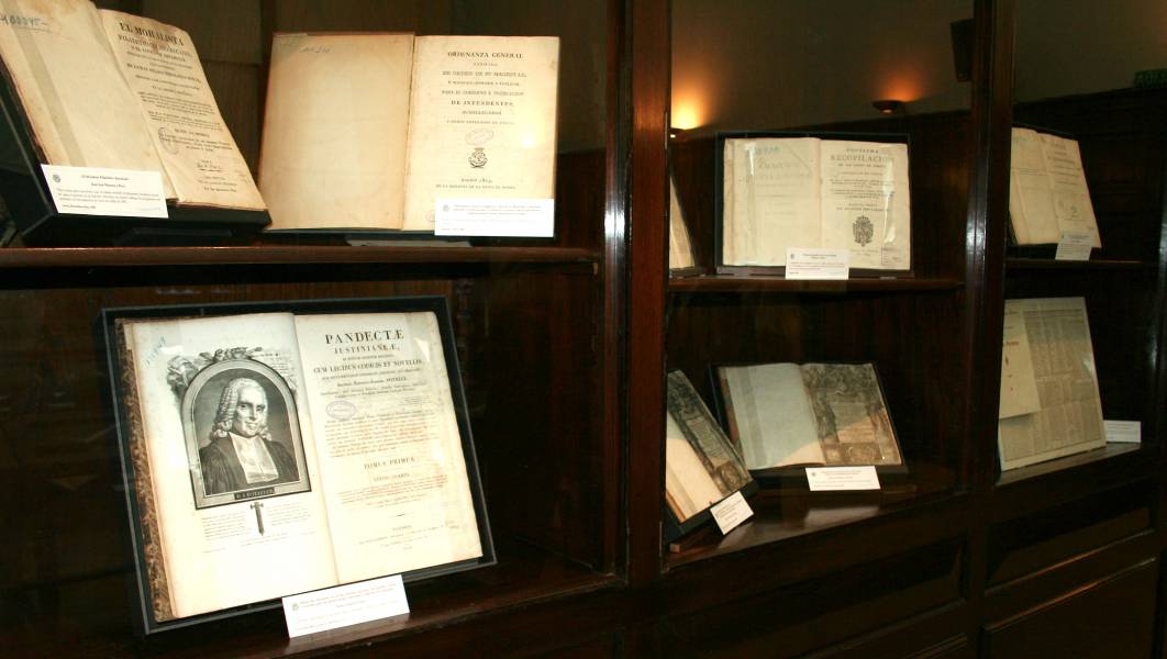 Muestra bibliogrfica en homenaje al Bicentenario Autores que influyeron en la poca de la Revolucin y ediciones de entonces