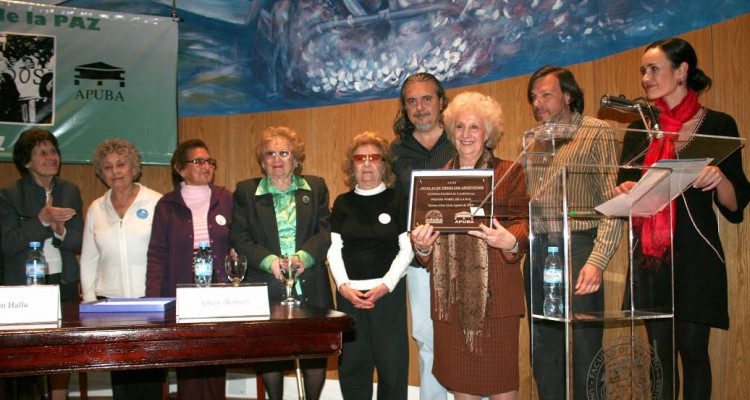 Acompaamos la nominacin al Premio Nobel de la Paz porque creemos que el mundo se beneficiara al compartir su accin para la paz, manifest nuestra Decana