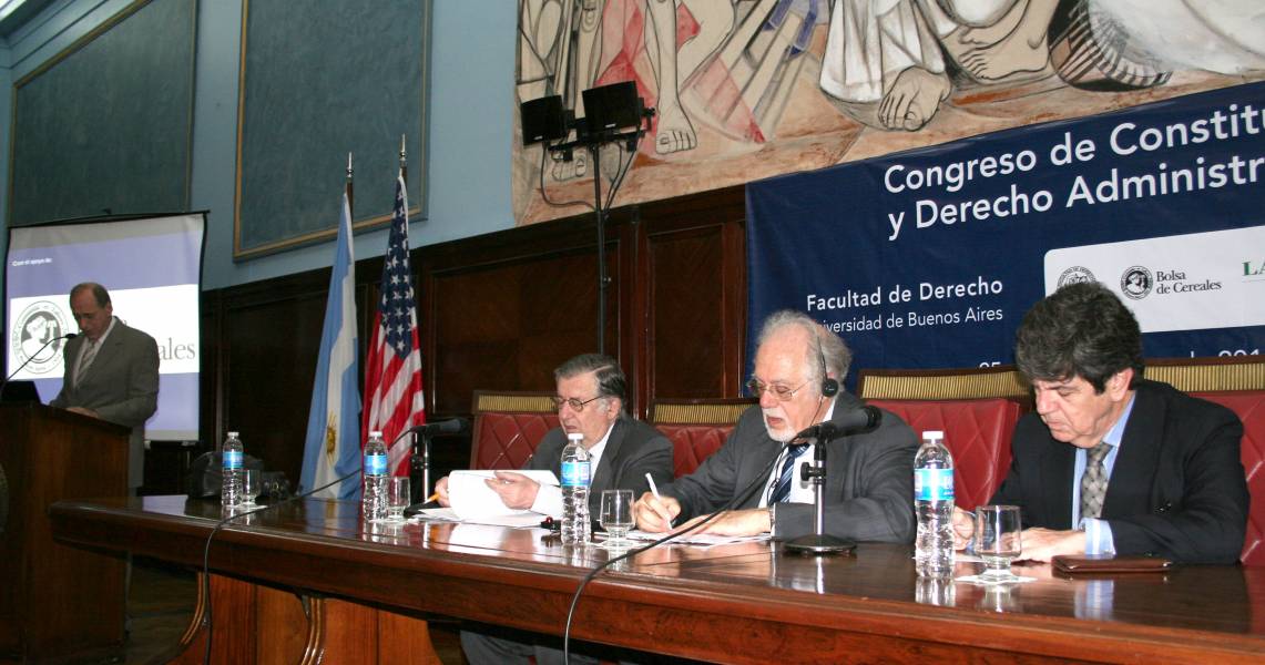 Eugenio R. Zaffaroni, Hctor A. Mairal, Peter Strauss y Juan V. Sola