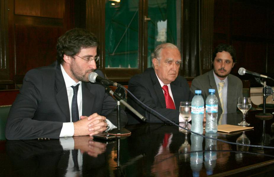 Carlos Mas Velez, Ricardo Gil Lavedra y Leandro A. Martnez