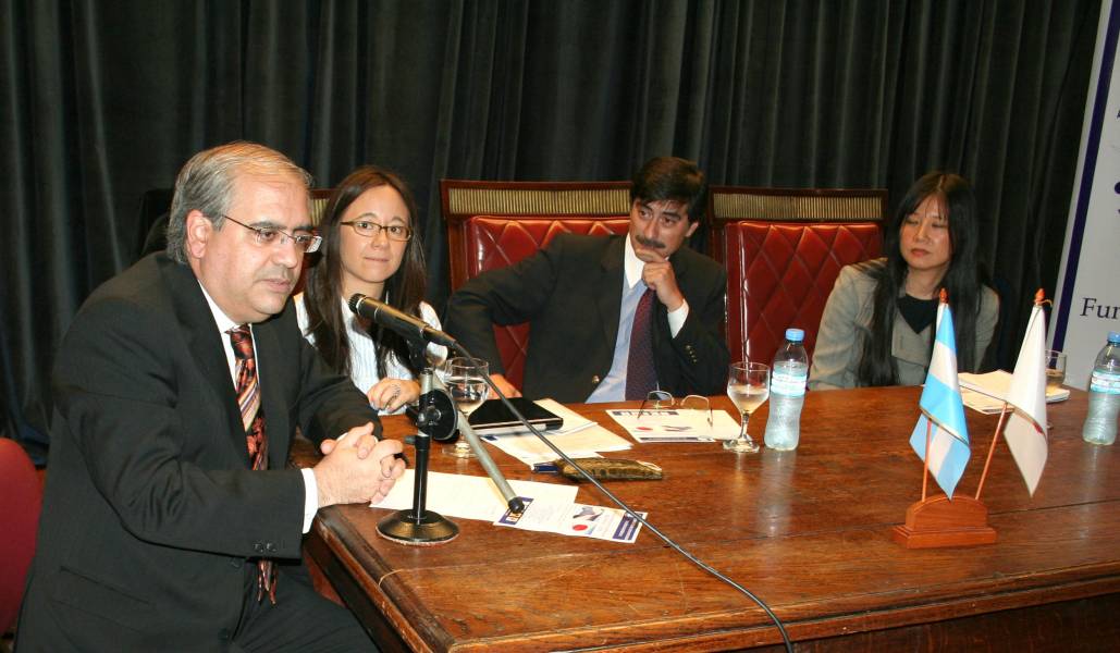 Daniel H. Obligado, Mara Vernica Yamamoto, Julin H. Langevin y Mirta Matsunoshita