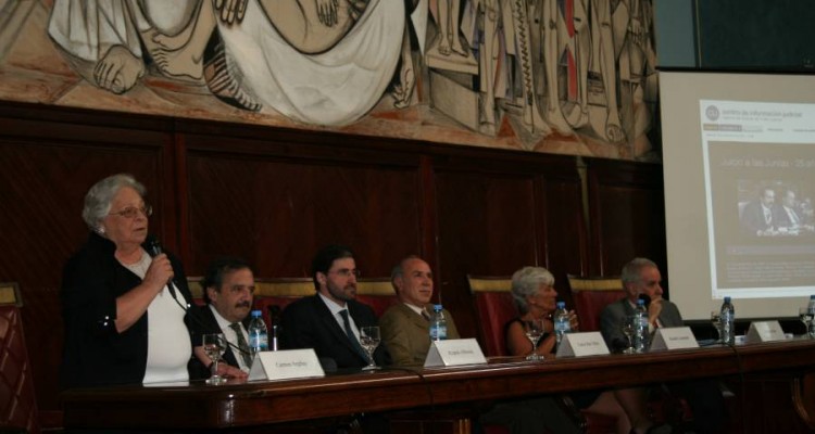 Carmen Argibay, Ricardo Alfonsn, Carlos Mas Velez, Ricardo L. Lorenzetti, Mnica Pinto y Pepe Eliaschev