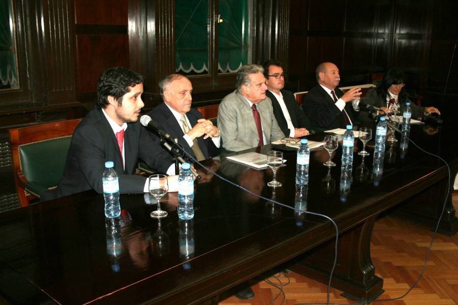 Leandro A. Martínez, Carlos Custer, Juan Manuel Casella, Juan Pablo Mugnolo, Jorge Sappia y Claudia Bazze