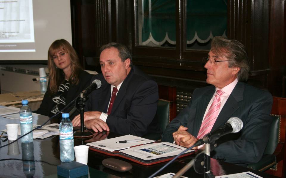 Nicole Duclos, Roque J. Caivano y Daniel R. Vtolo