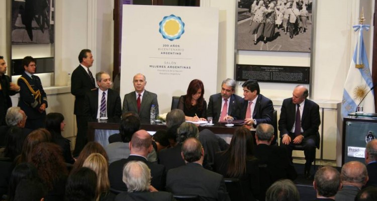 El Digesto Jurdico Argentino elaborado por la Facultad de Derecho se present en la Casa Rosada