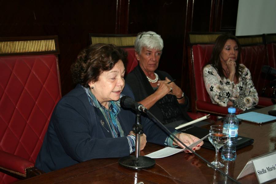 Stella Maris Martnez, Mnica Pinto y Marisa Graham