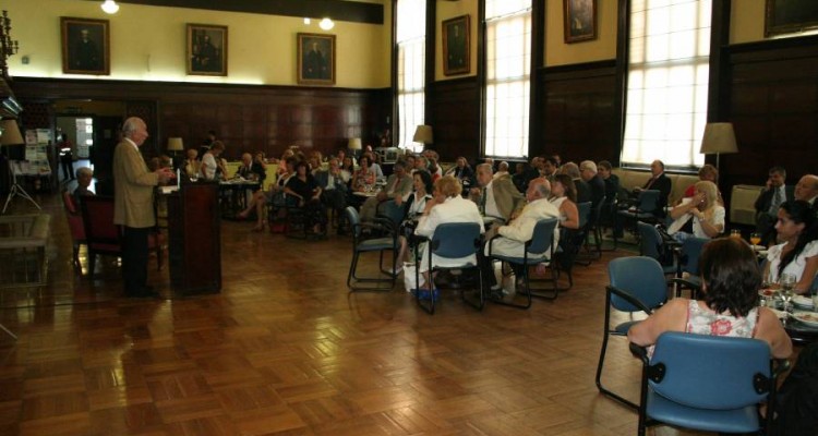 Ciclo de almuerzos acadmicos para profesores regulares de la Facultad - 