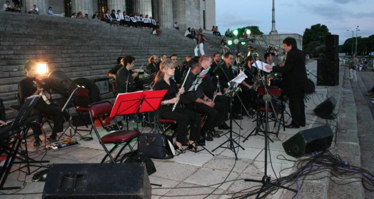 Con un concierto en las escalinatas, la Facultad de Derecho celebr el Da de la Mujer