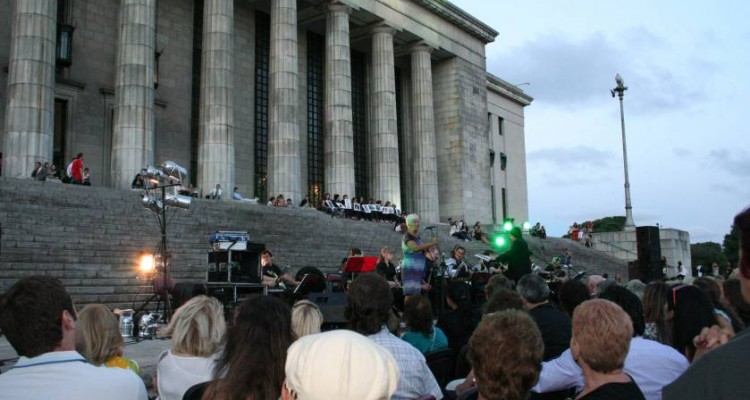 Con un concierto en las escalinatas, la Facultad de Derecho celebr el Da de la Mujer