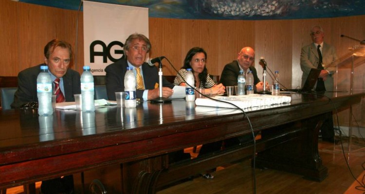 Jorge A. Franza, Daniel R. Vtolo, Claudia J. Garca, Javier Corcuera Garca y Guillermo A. Fernndez Vidal