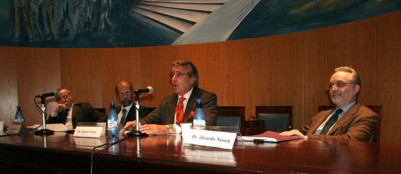 Martn Arecha, Rafael M. Manvil, Daniel R. Vtolo y Ricardo Nissen