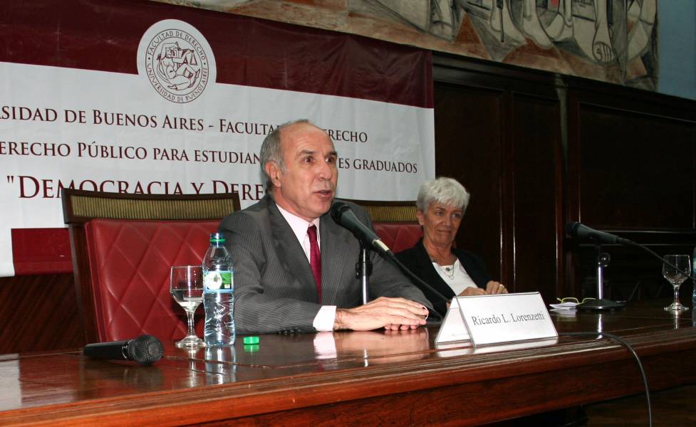 Ricardo L. Lorenzetti y Mnica Pinto