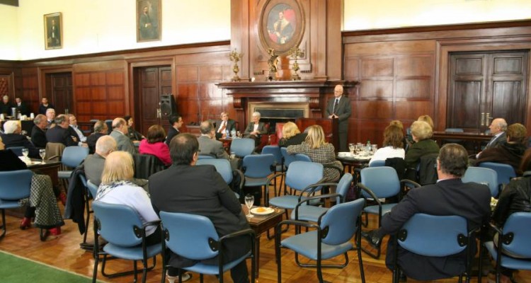 Ciclo de almuerzos acadmicos para profesores de la Facultad de Derecho Interpretacin constitucional