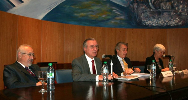 Alfredo L. Rovira, Ricardo Olivera Garca, Daniel R. Vtolo y Mnica Pinto
