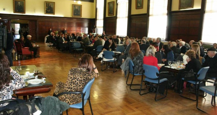 Ciclo de almuerzos acadmicos para profesores de la Facultad Malvinas: deseos, derechos, intereses?