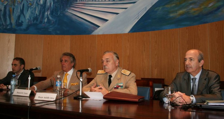 Eduardo Adragna, Daniel R. Vtolo, Andrs M. Monzn y Diego E. Chami