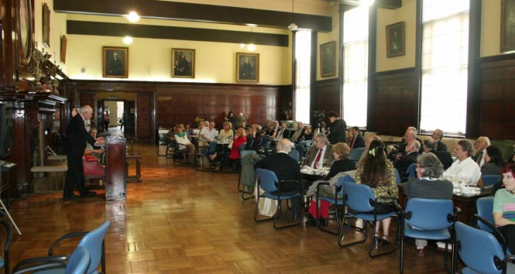 Ciclo de almuerzos acadmicos para profesores de la Facultad de Derecho El comportamiento moral respecto de los moribundos 