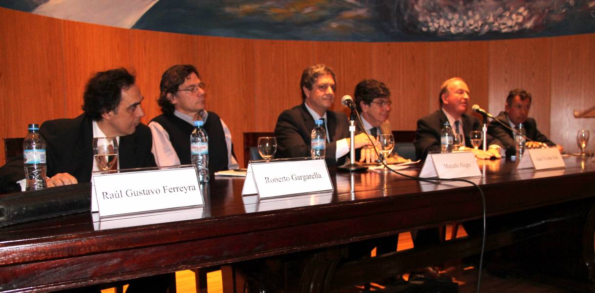 Raúl Gustavo Ferreyra, Roberto Gargarella, Marcelo Alegre, Juan Vicente Sola, Daniel Sabsay y Alberto R. Dalla Via