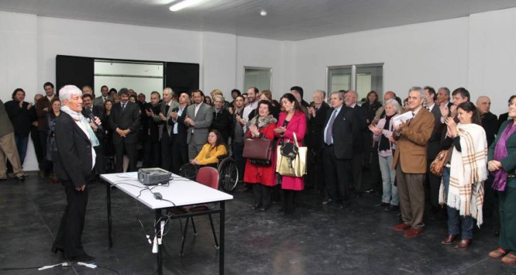 La Decana Mnica Pinto expres unas palabras de agradecimiento a los presentes y destac el papel trascendental que juega la infraestructura en la vida de todos aquellos que formamos parte de esta casa de estudios.