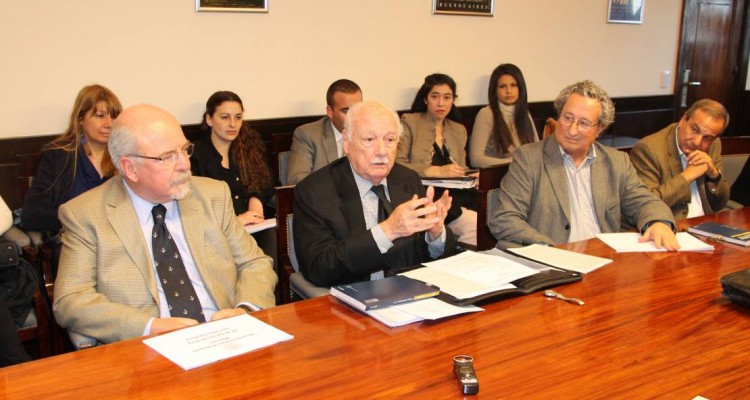 El Dr. Jorge Rodrguez Mancini present y moder la jornada.