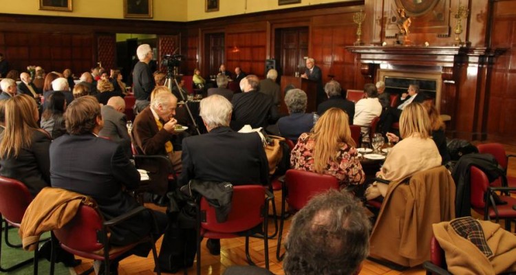 Ciclo de almuerzos acadmicos para profesores de la Facultad Instrucciones para el uso del Derecho