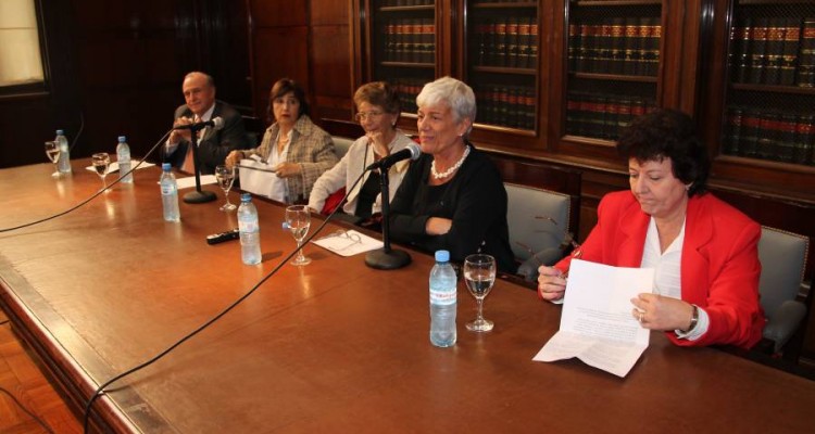 Raúl Vinuesa, Lilian del Castillo, Hortensia D. T. Gutiérrez Posse, Mónica Pinto y Susana Novile