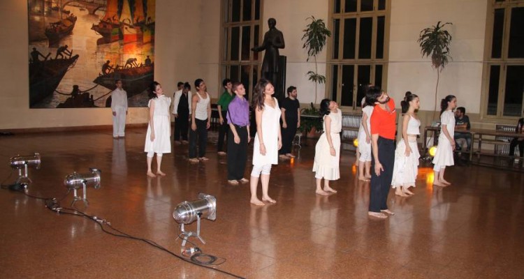Presentacin del Grupo de Danza Contempornea de la Profesora Mnica Fracchia presentando su espectculo Potpourri: 15 Aos de Castadiva.