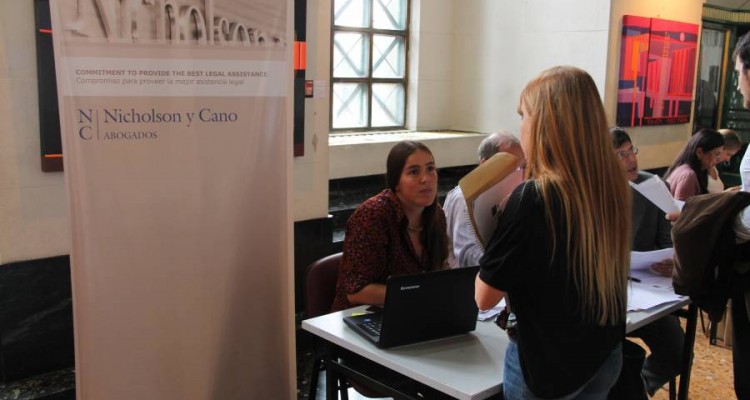 Casi 2.000 estudiantes y graduados participaron de la quinta Feria de Empleos de la Facultad