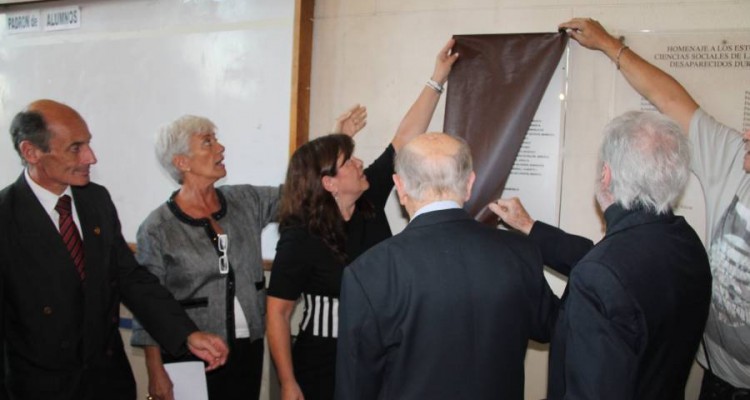 La AABA y la Facultad de Derecho descubrieron una placa en memoria de sus miembros vctimas del terrorismo de Estado