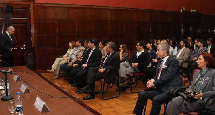 La UBA invisti al Embajador Ahmet zmc como Doctor Honoris Causa
