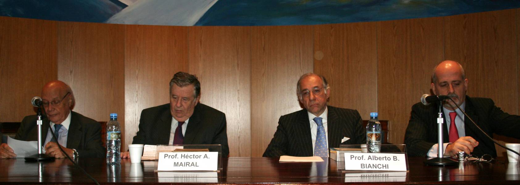 Juan Carlos Cassagne, Hctor A. Mairal, Alberto B. Bianchi y Guido S. Tawil