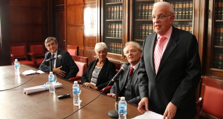 Alejandro M. Garro, Mnica Pinto, Diego P. Fernndez Arroyo y Julio C. Rivera