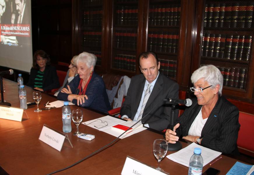 Magdalena Ruiz Guiaz, Santiago Lpez, Graciela Fernndez Meijide, Norberto Liwski y Mnica Pinto