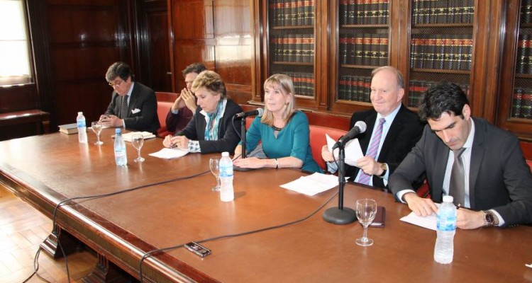 Juan Vicente Sola, Roberto Gargarella, Susana Cayuso, Silvia Nonna, Daniel Sabsay y Christian Cao