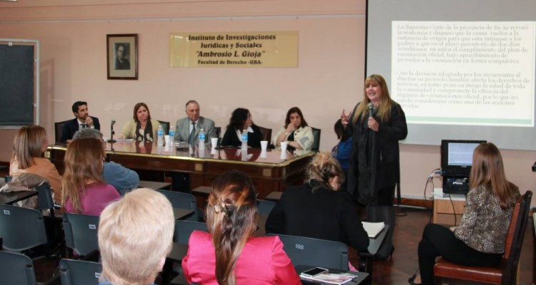 La directora del Observatorio de Salud, profesora Marisa Aizenberg, present la jornada.