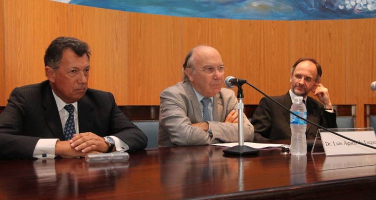 Alberto R. Dalla Via, Luis Aguiar de Luque y Carlos F. Balbn