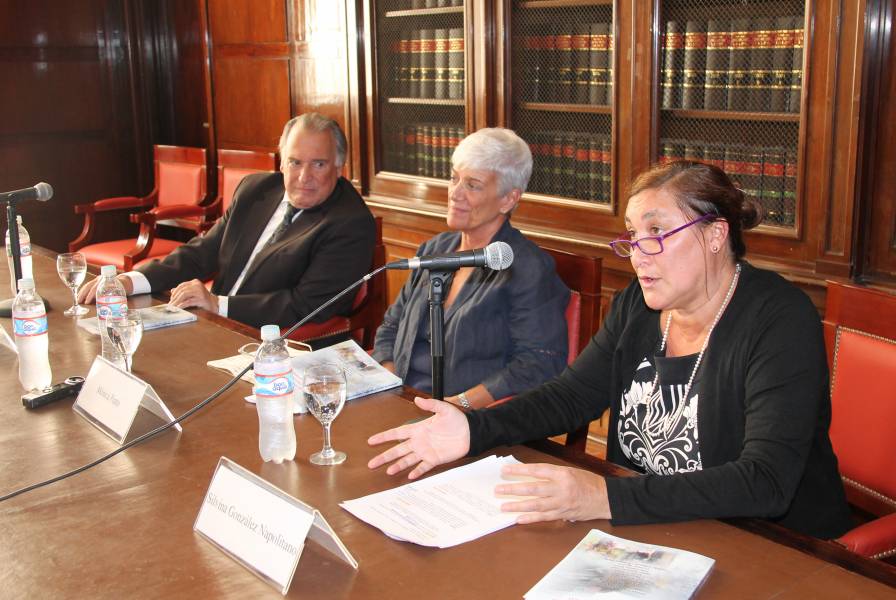 Eduardo Valencia Ospina, Mnica Pinto y Silvina Gonzlez Napolitano