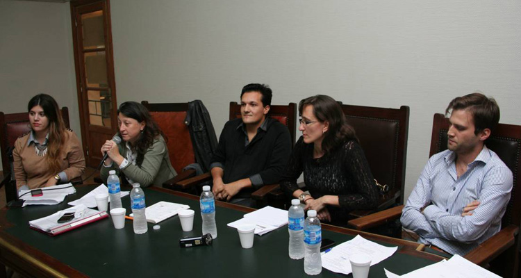 Camila Petrone, Paula Litvachky, Lucas Arrimada, Valeria Milanes y Renzo Lavin