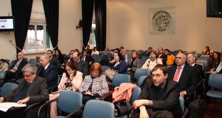 Reforma Concursal: Jornada de discusin y debate. Soluciones concursales a las crisis por sobreendeudamiento del consumidor y microempresas