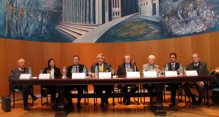 Juan Carlos Veiga, Alejandra N. Tevez, Hctor O. Chomer, Daniel Vtolo, Marcelo Haissiner, Ariel A. Dasso, Emiliano Garca Cuerva y Francisco Junyent Bas